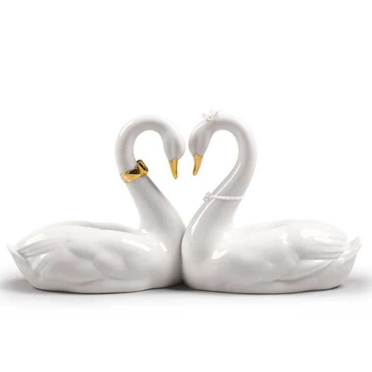 Lladro Endless Love Golden Re-Deco Figurine 01009304