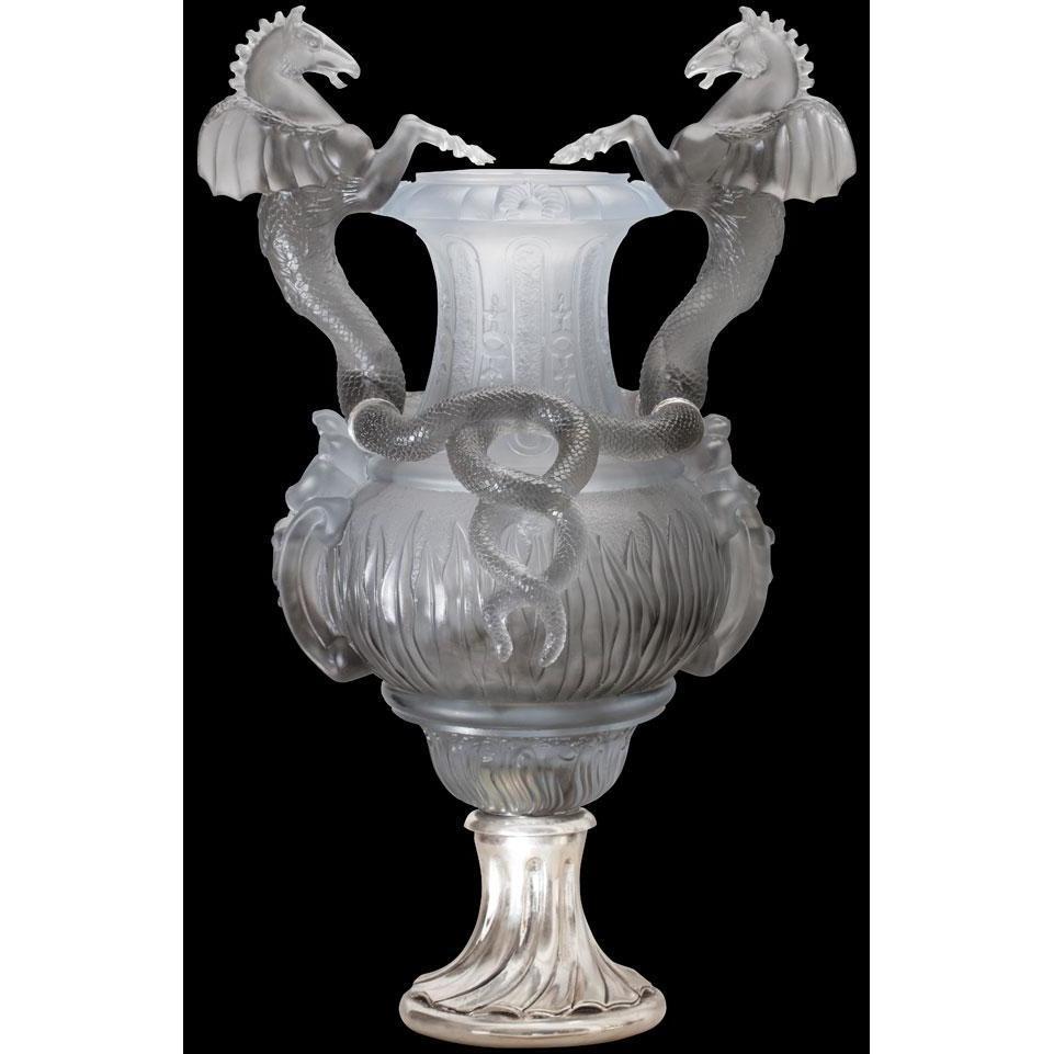 Daum Crystal Stanislas Urn Gray 03207-4
