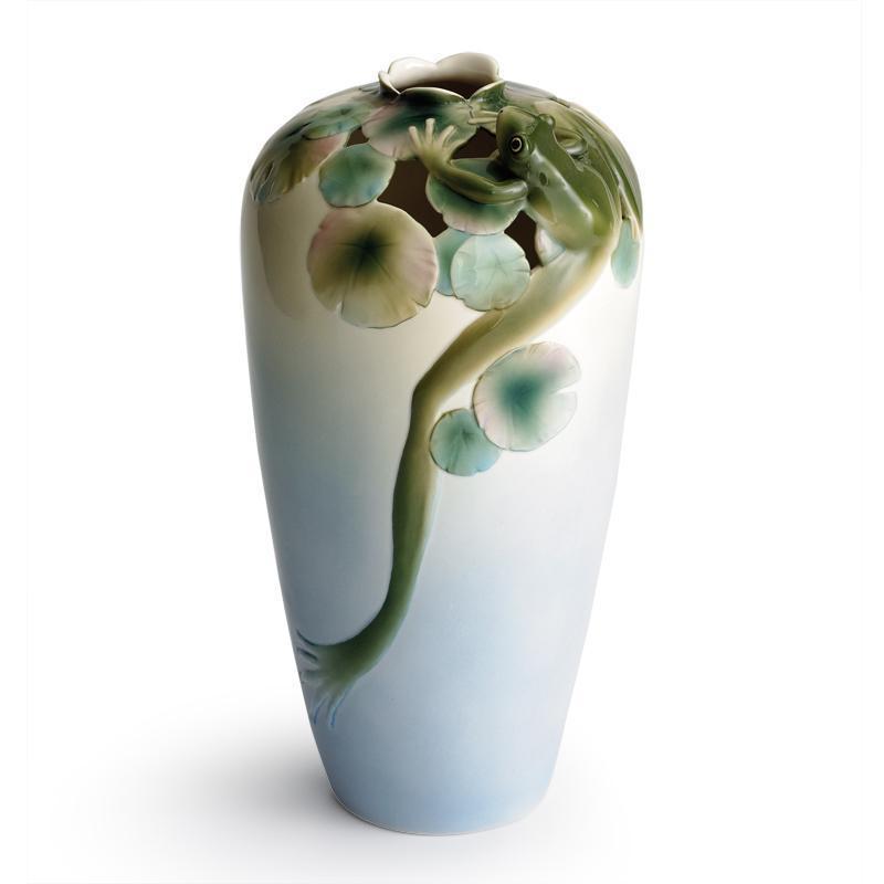 Franz Collection Frog Climbing Vase FZ00063