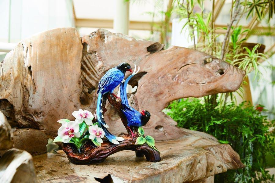 Franz Collection Infinite Joy And Luck Taiwan Blue Magpie And Orchid Figurine FZ03715