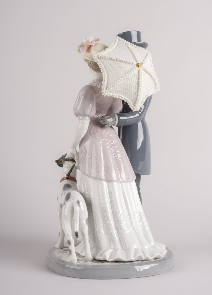 Lladro A Romantic Stroll Figurine 01009551