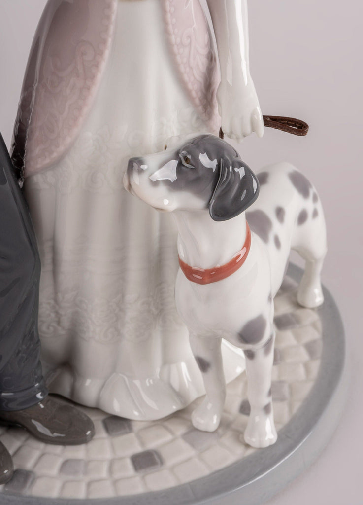 Lladro A Romantic Stroll Figurine 01009551