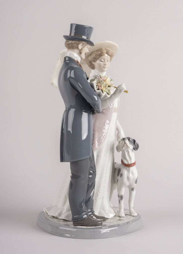 Lladro A Romantic Stroll Figurine 01009551