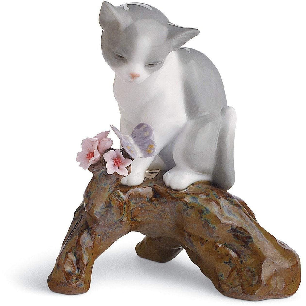 Lladro Blossoms For The Kitten Figurine 01008382