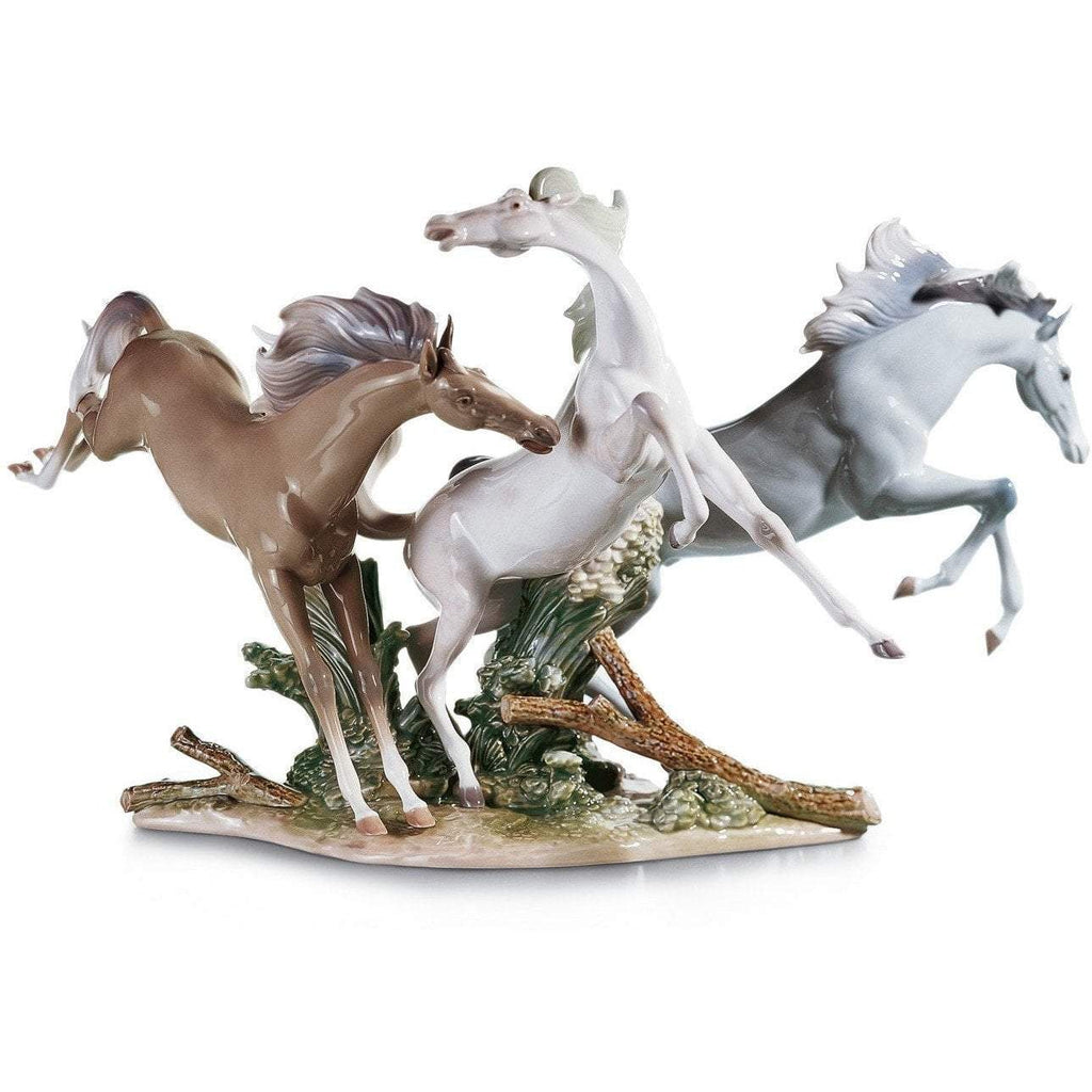 Lladro Born Free Figurine 01001420