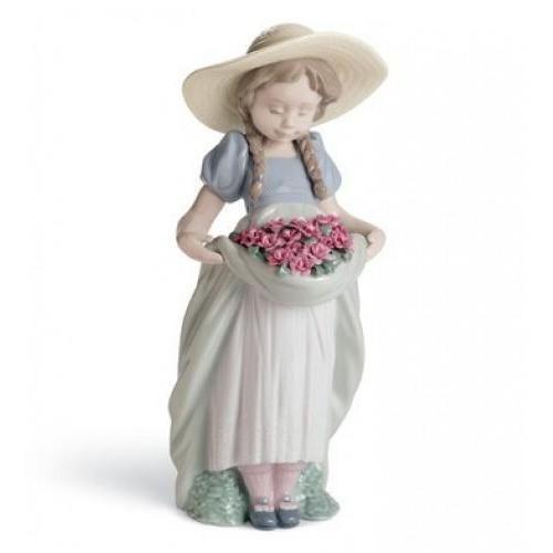 Lladro Bountiful Blossoms Carnations Figurine 01007229