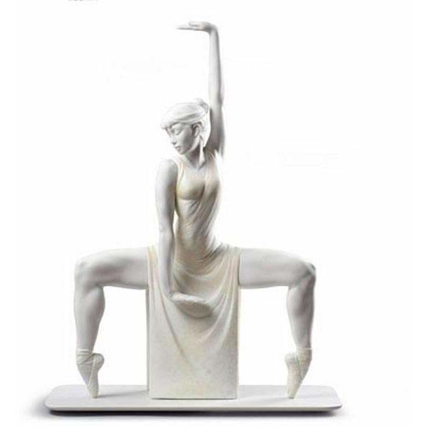 Lladro Contemporary Dancer Figurine 01009025