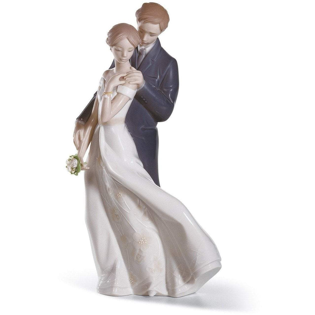 Lladro Everlasting Love Figurine 01008274