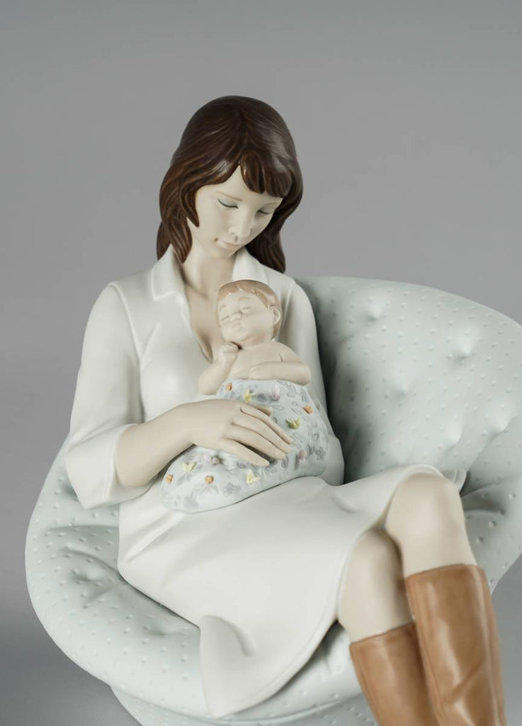 Lladro Feels Like Heaven Mother Figurine 01009380