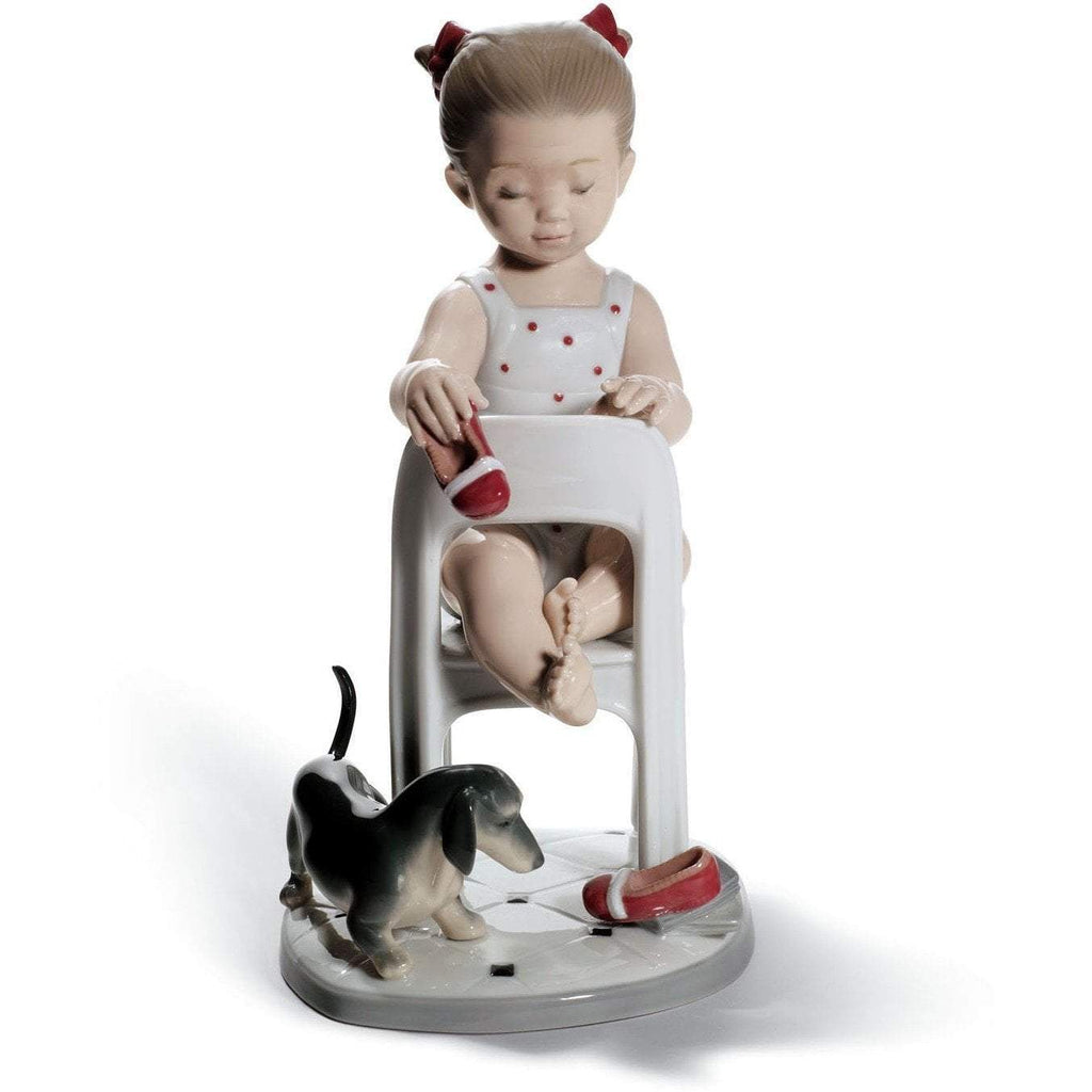 Lladro Fetch my Shoe Figurine 01008524