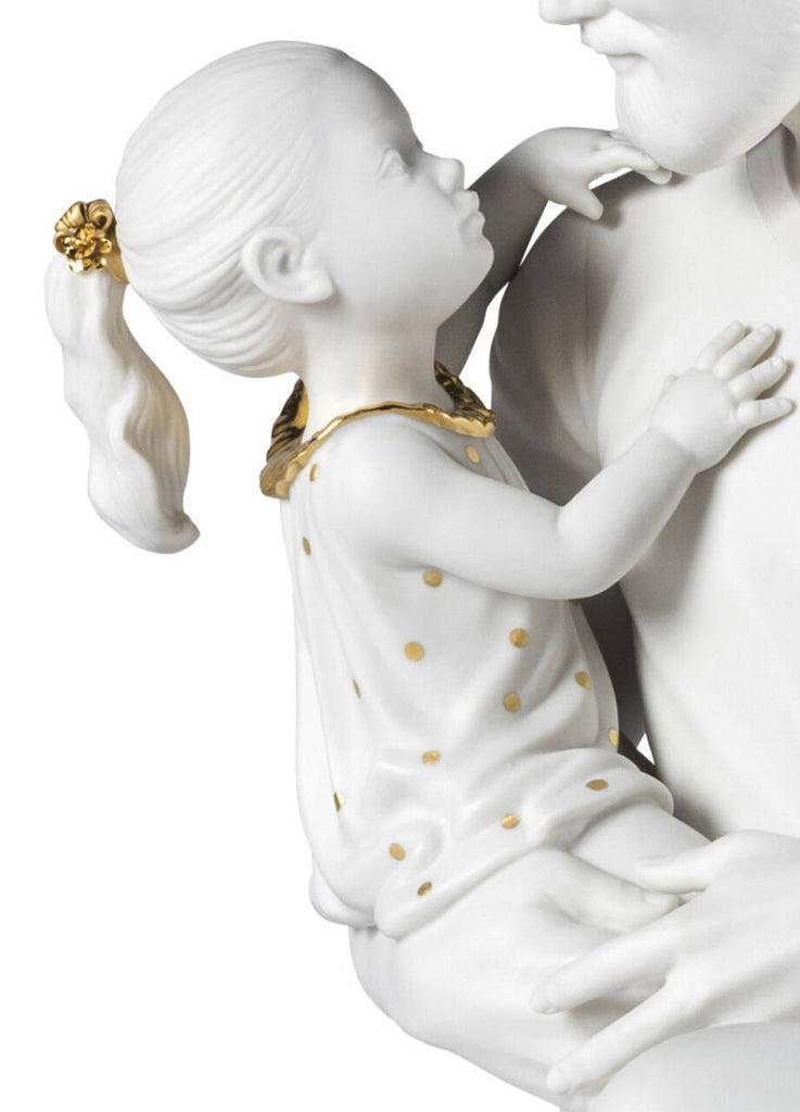 Lladro In Daddy's Arms Figurine White & Gold 01009392