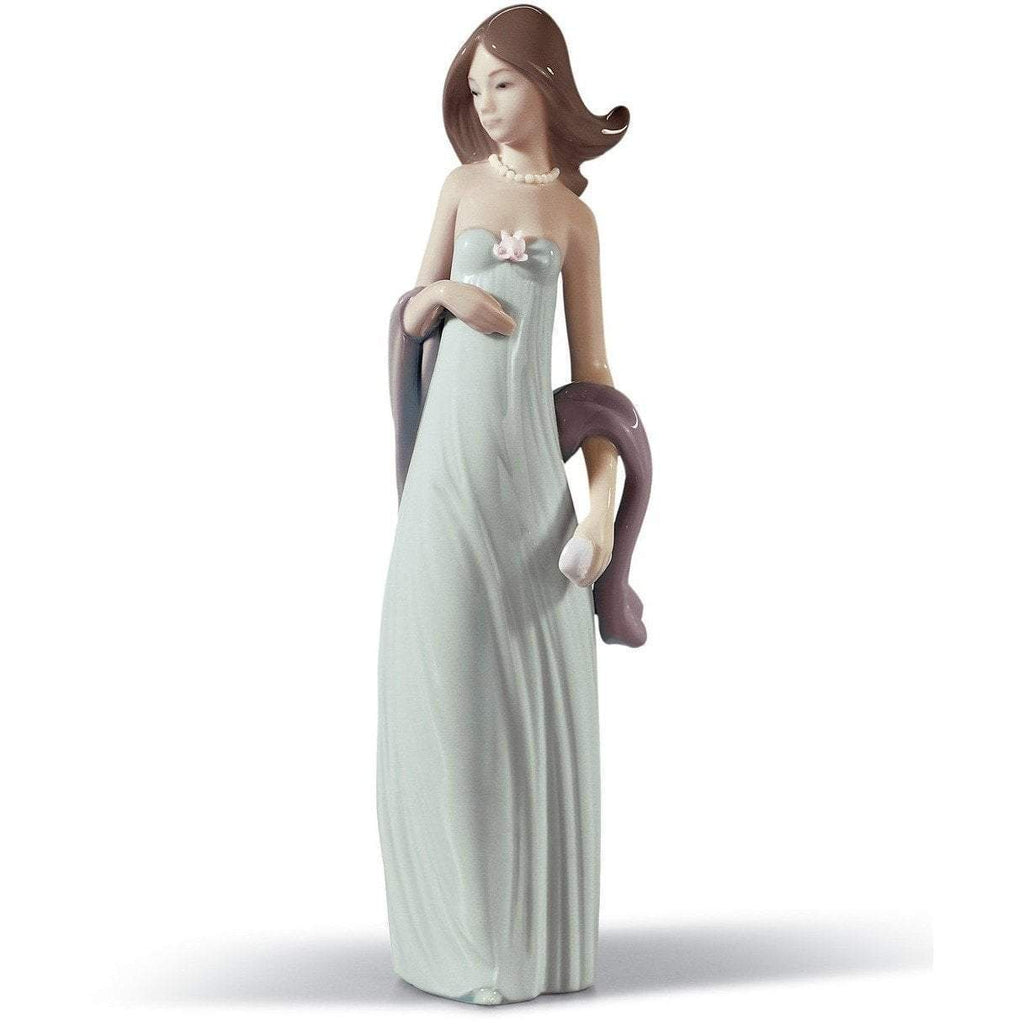 Lladro Ingenue Figurine 01005487