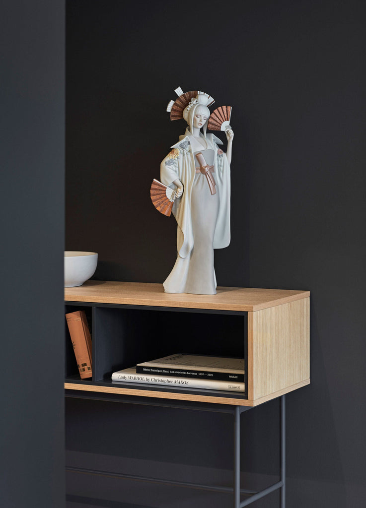 Lladro Japanese Dancer Figurine 01009555