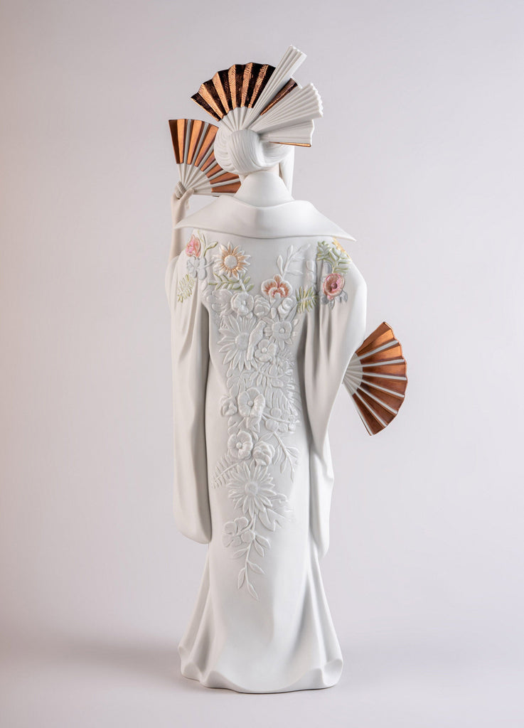 Lladro Japanese Dancer Figurine 01009555