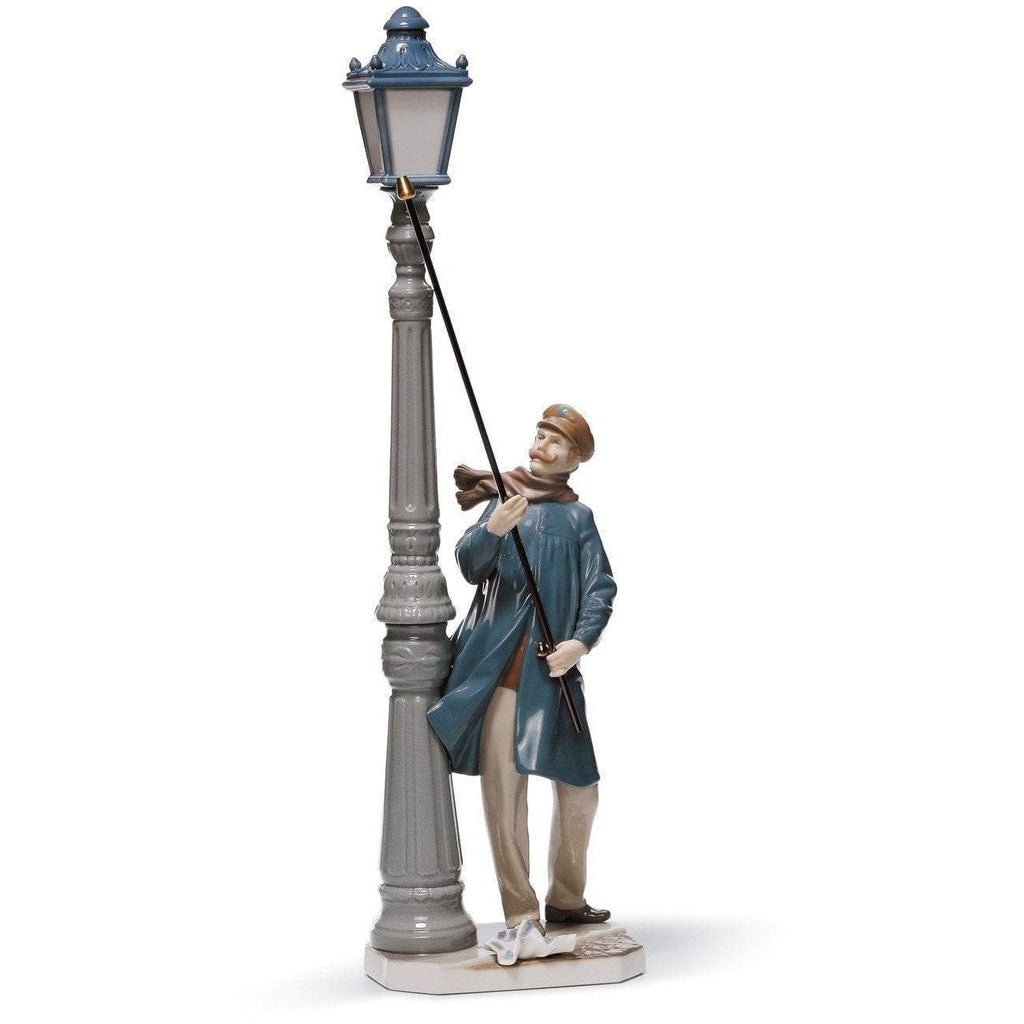 Lladro Lamplighter Figurine 01005205