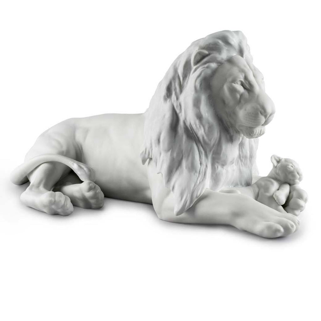 Lladro Lion With Cub Figurine 01009454