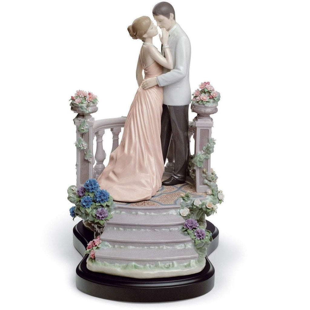 Lladro Moonlight Love Figurine 01007695