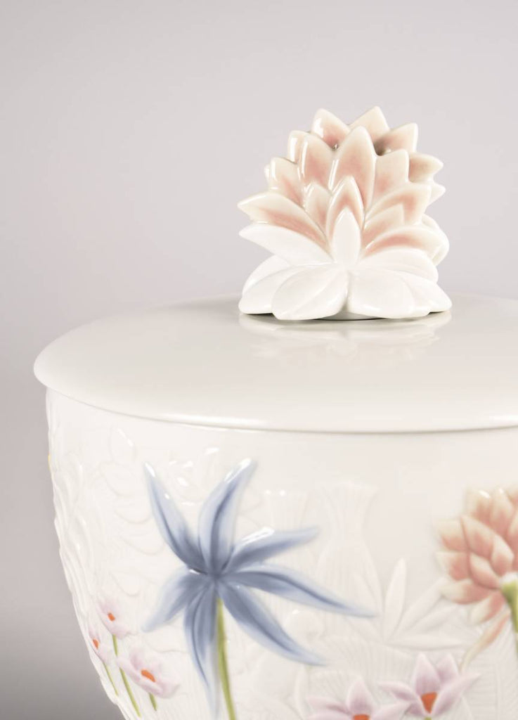 Lladro Paradise Candle Medium 01040200