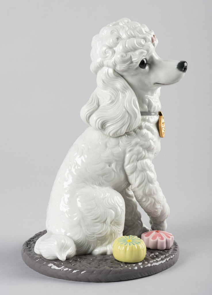 Lladro Poodle With Mochis Figurine 01009472