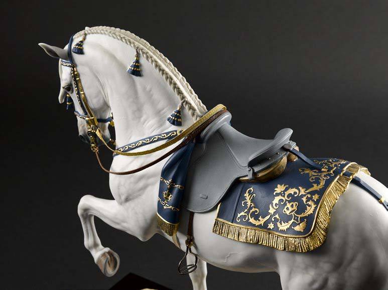 Lladro Spanish Pure Breed Figurine 01002010