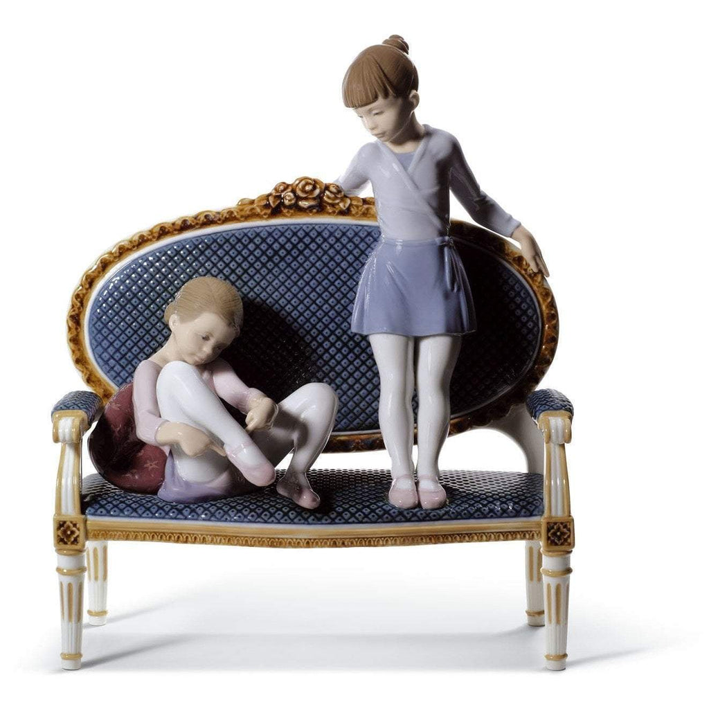 Lladro Ready For Practice Figurine 01008570