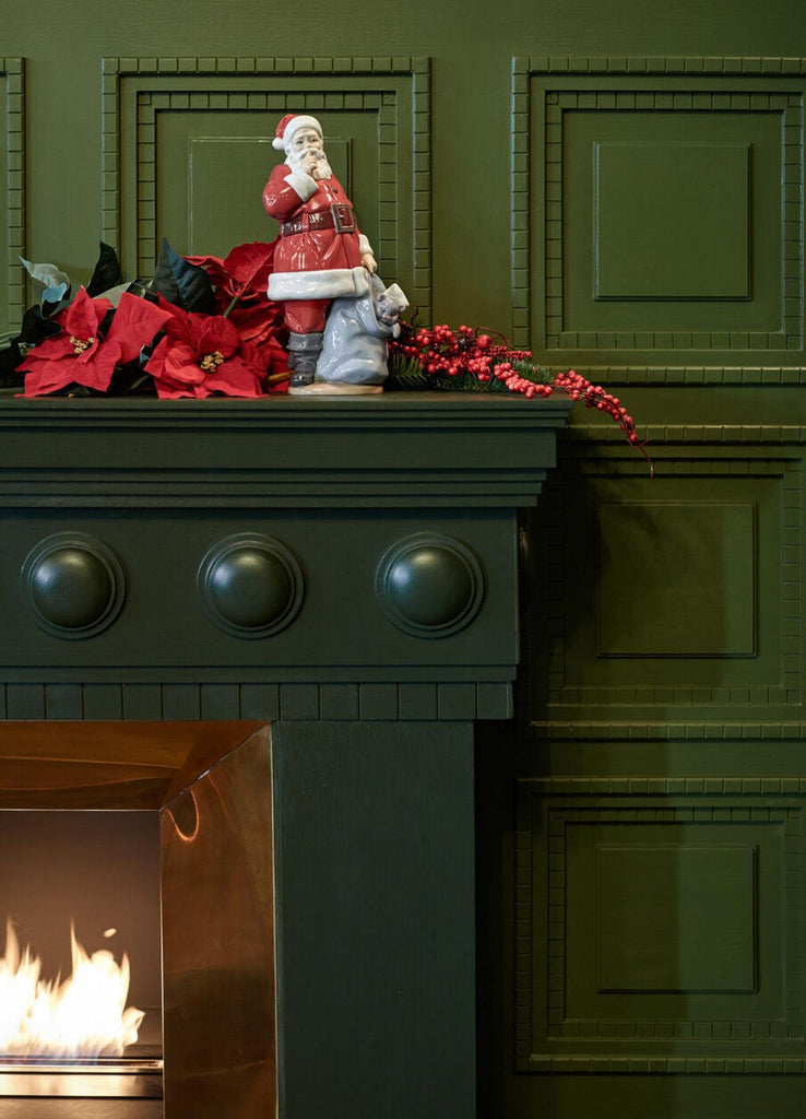 Lladro Santa Is Here Figurine 01009485