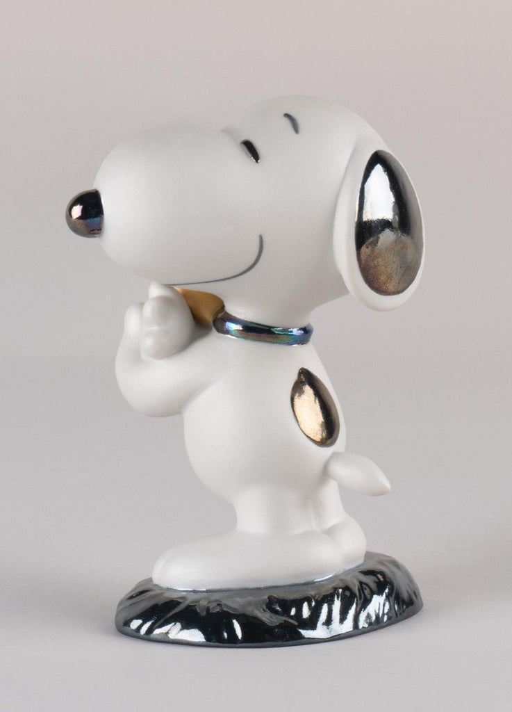 Lladro Snoopy Figurine 01009490