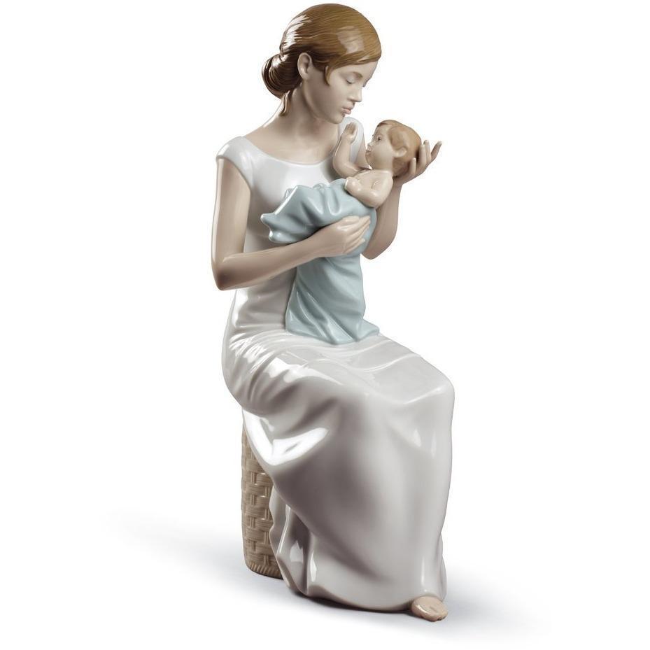 Lladro Soothing Lullaby Figurine 01008781