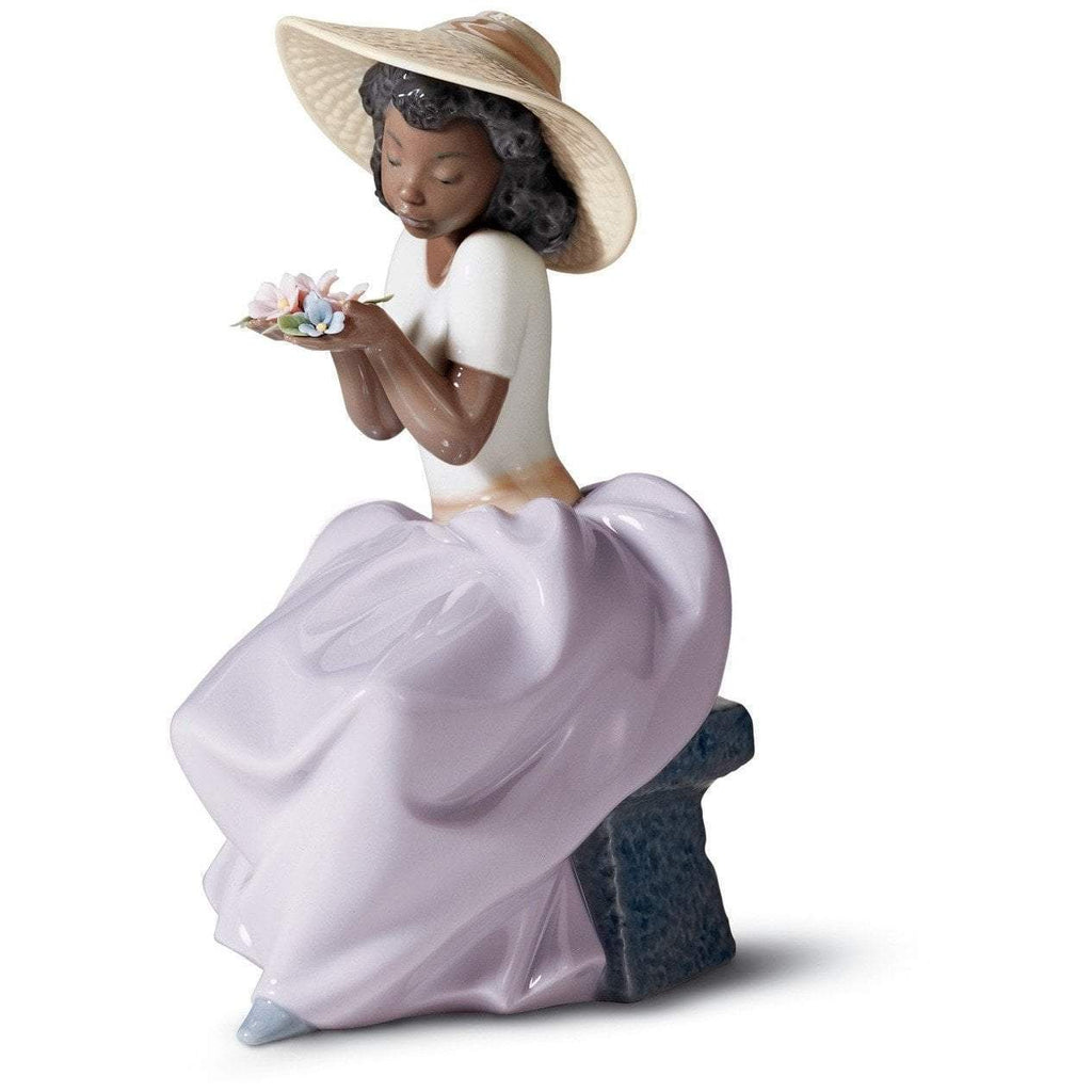 Lladro Sweet Fragrance Figurine 01006822