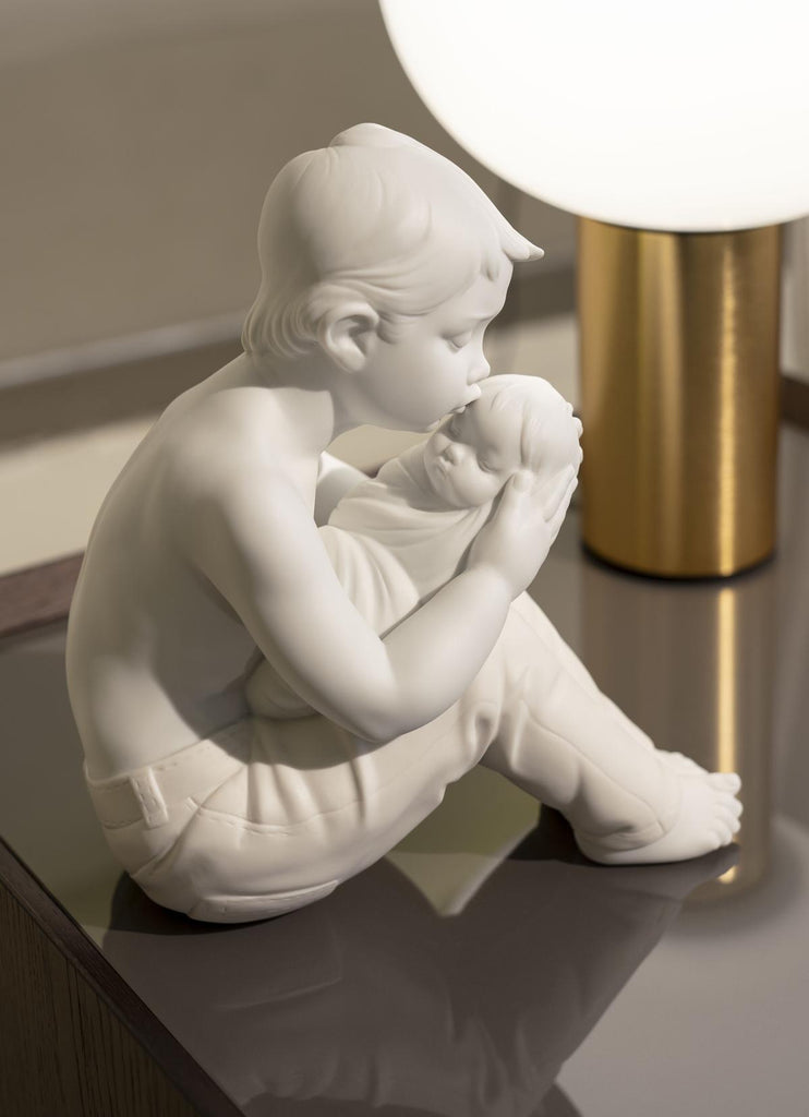 Lladro Welcome Home Figurine 01009455