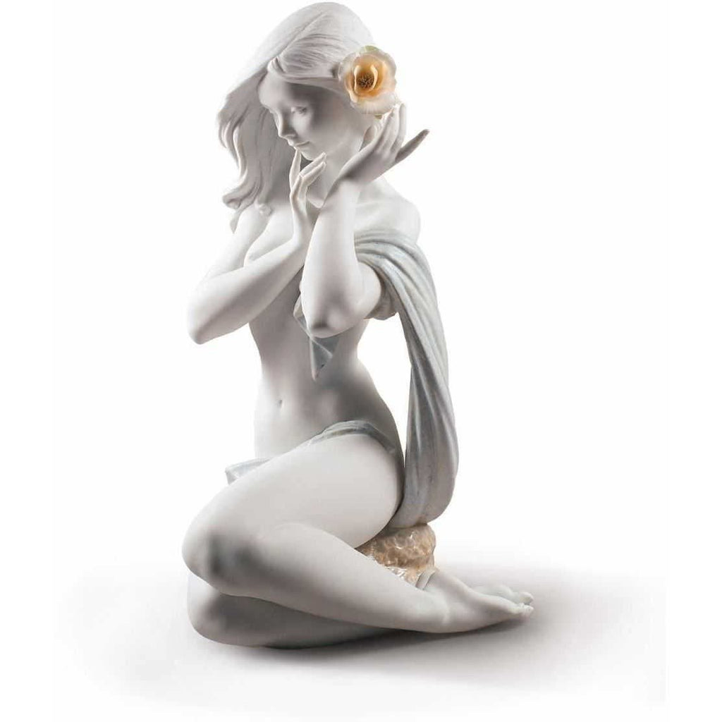 Lladro White Subtle Moonlight Figurine 01009332