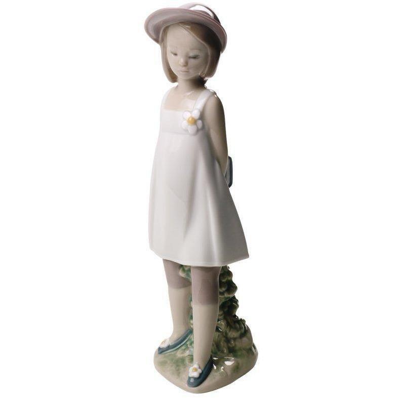 NAO My Favorite Book 02001667